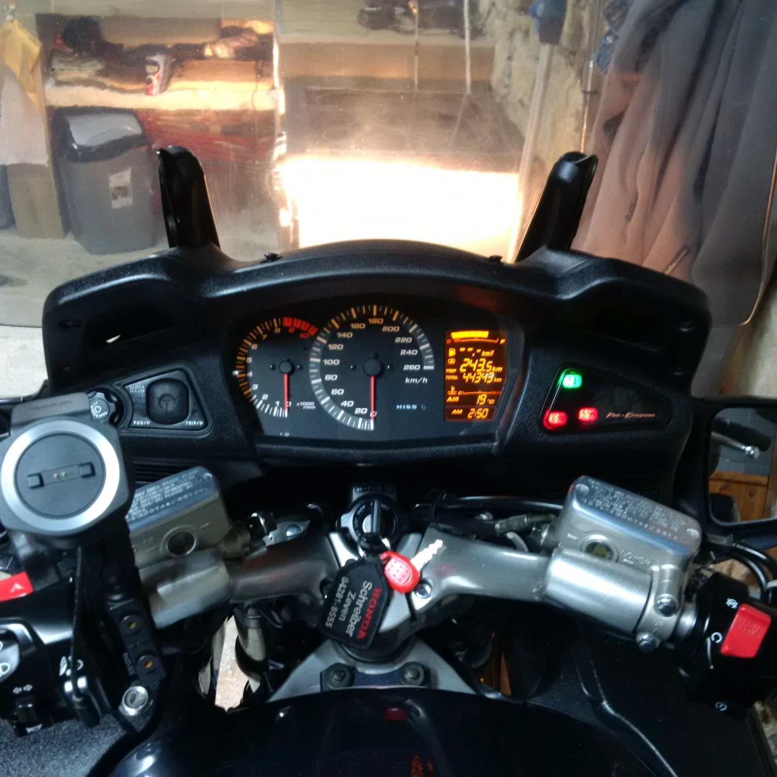 Honda Paneuropean ST1300 - изображение 5