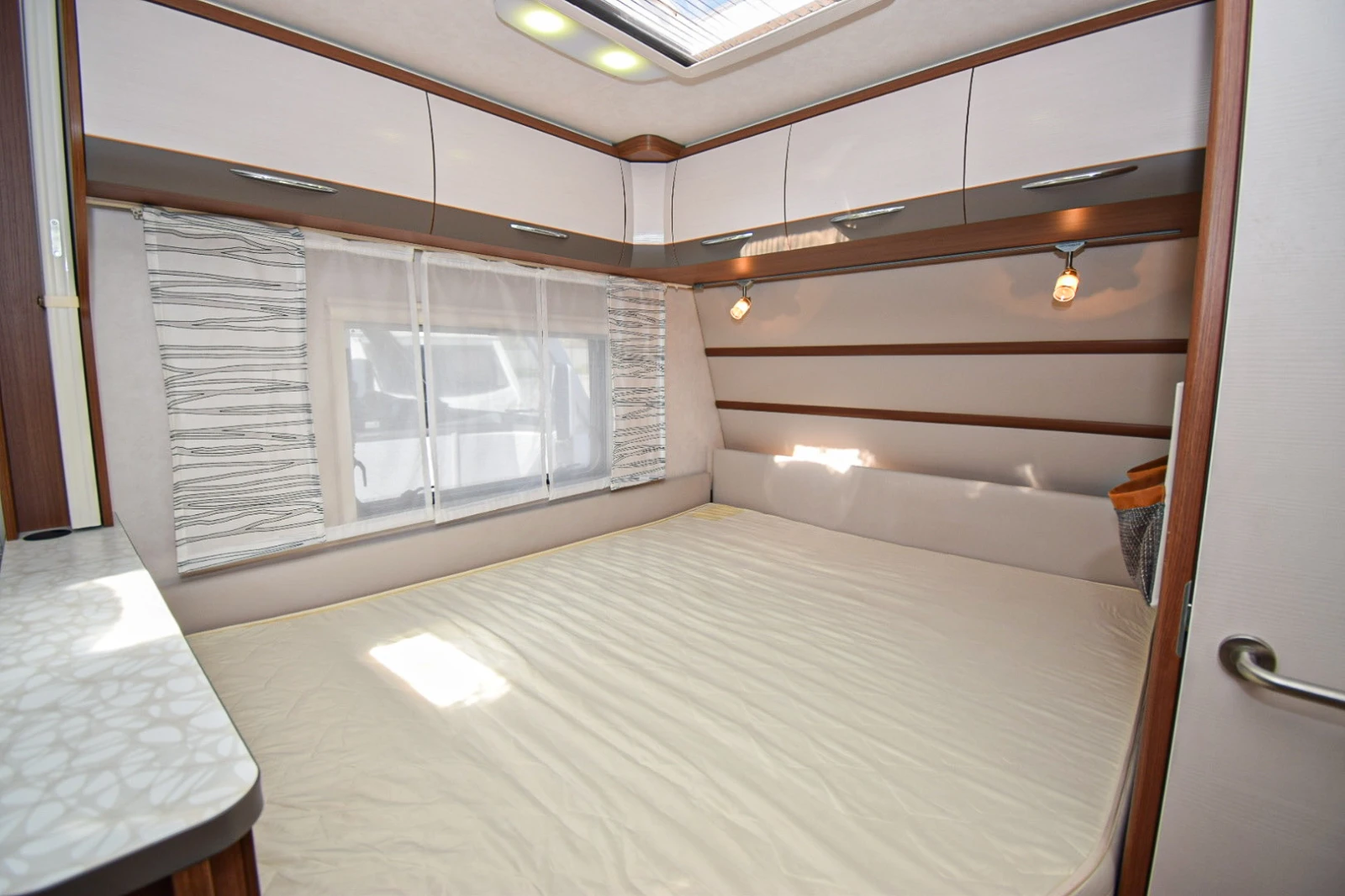 Каравана LMC Munsterland Vivo 522 K, снимка 5 - Каравани и кемпери - 55002300