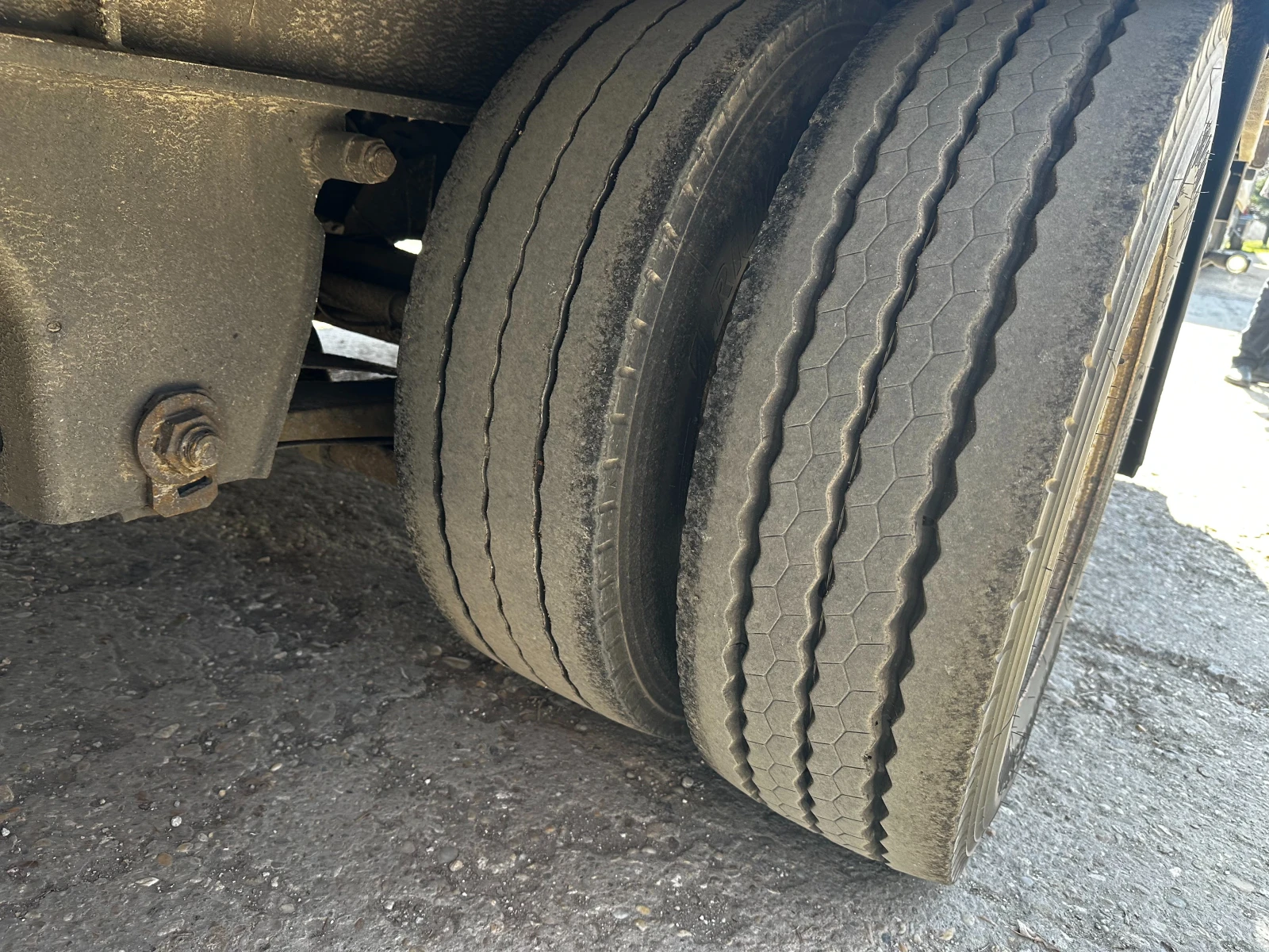 Полуремарке Schwarzmuller 2-Achs-Jumbo, снимка 13 - Ремаркета - 53770092