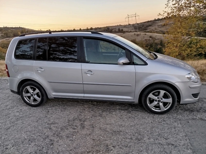 VW Touran, снимка 3 - Автомобили и джипове - 48153550