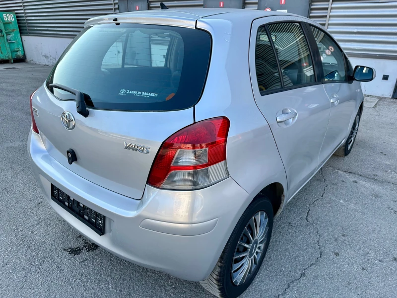 Toyota Yaris 1.0 I, снимка 5 - Автомобили и джипове - 49656648