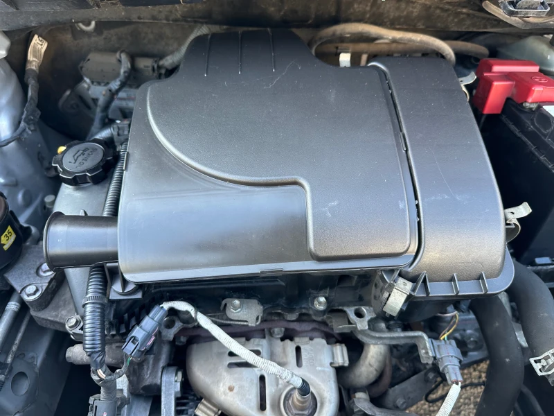 Toyota Yaris 1.0 I, снимка 14 - Автомобили и джипове - 49656648