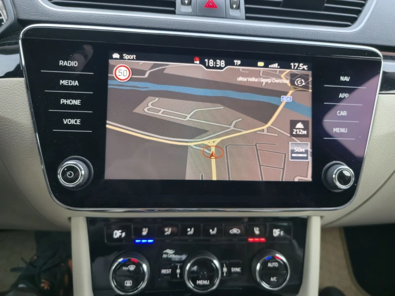 Skoda Superb 2.0 TDI, N1, обдухване, адаптивно окачване , снимка 11 - Автомобили и джипове - 51871944