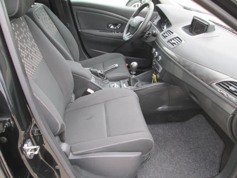 Renault Megane 1.5dci-НАВИ-КАМЕРА, снимка 16 - Автомобили и джипове - 52115958