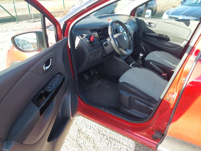 Renault Captur, снимка 10 - Автомобили и джипове - 52504104