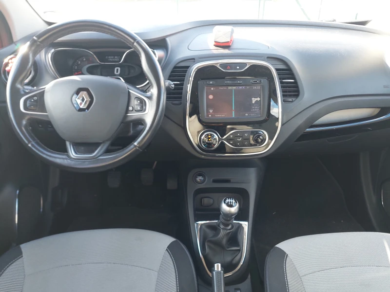 Renault Captur, снимка 13 - Автомобили и джипове - 52504104