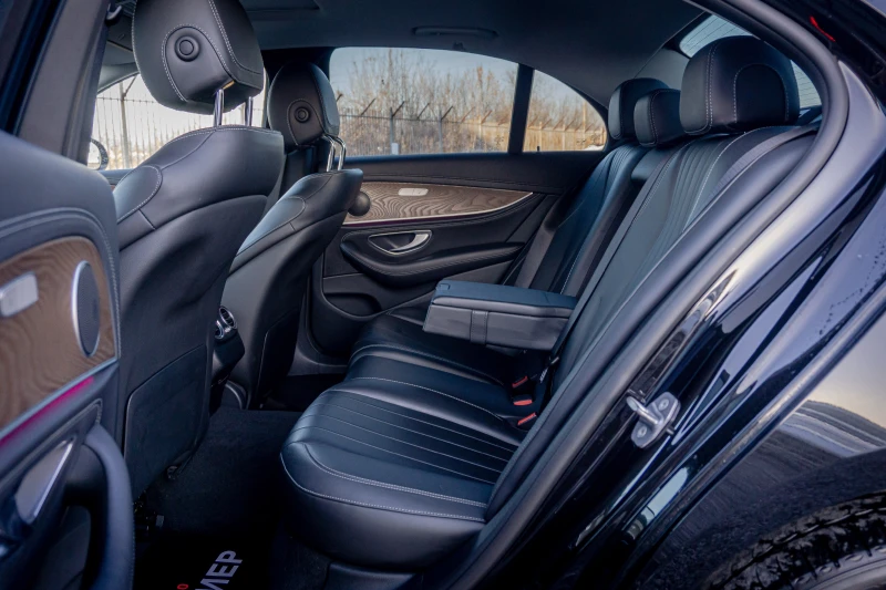 Mercedes-Benz E 220 4Matic-EXCLUSIVE-9GTRONIC-ТОП-ГАРАНЦИЯ, снимка 12 - Автомобили и джипове - 52811066