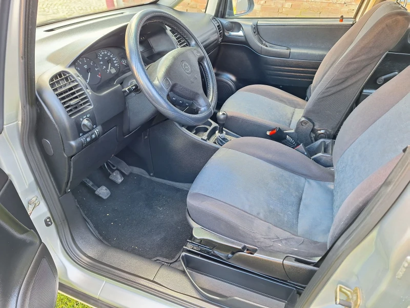 Opel Zafira 1.8 газ бензин 7 местен , снимка 3 - Автомобили и джипове - 52904370