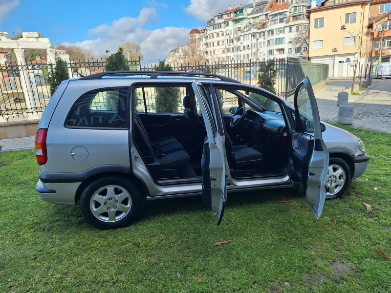 Opel Zafira 1.8 газ бензин 7 местен , снимка 10 - Автомобили и джипове - 52904370