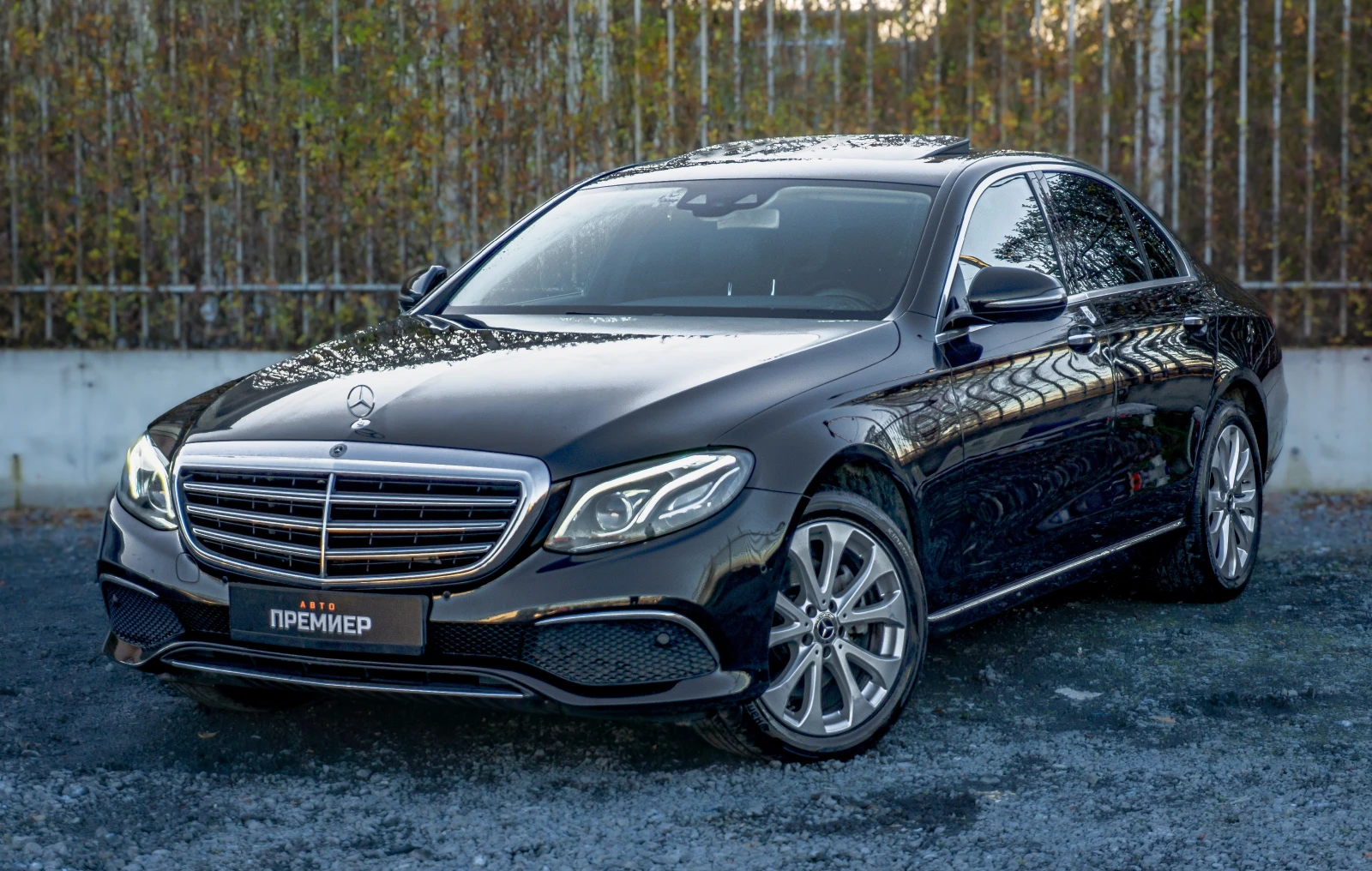 Mercedes-Benz E 220 4Matic-EXCLUSIVE-9GTRONIC-ТОП-ГАРАНЦИЯ, снимка 1