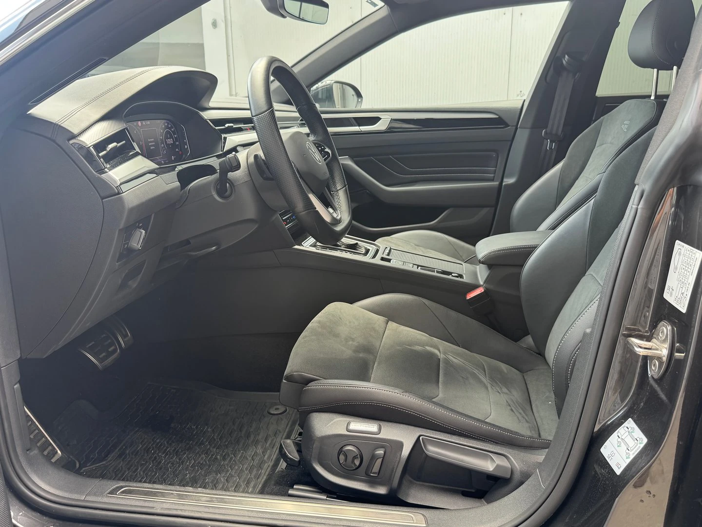 VW Arteon R-Line 2.0 TDI SCR DSG - изображение 4