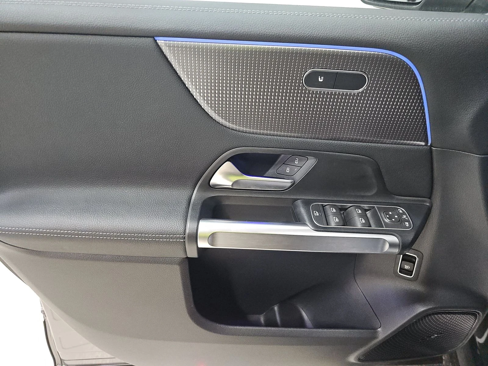 Mercedes-Benz EQB DISTRONIK* LANE ASSIST* PANO* ADVANCE AUDIO* KEYLE - изображение 10