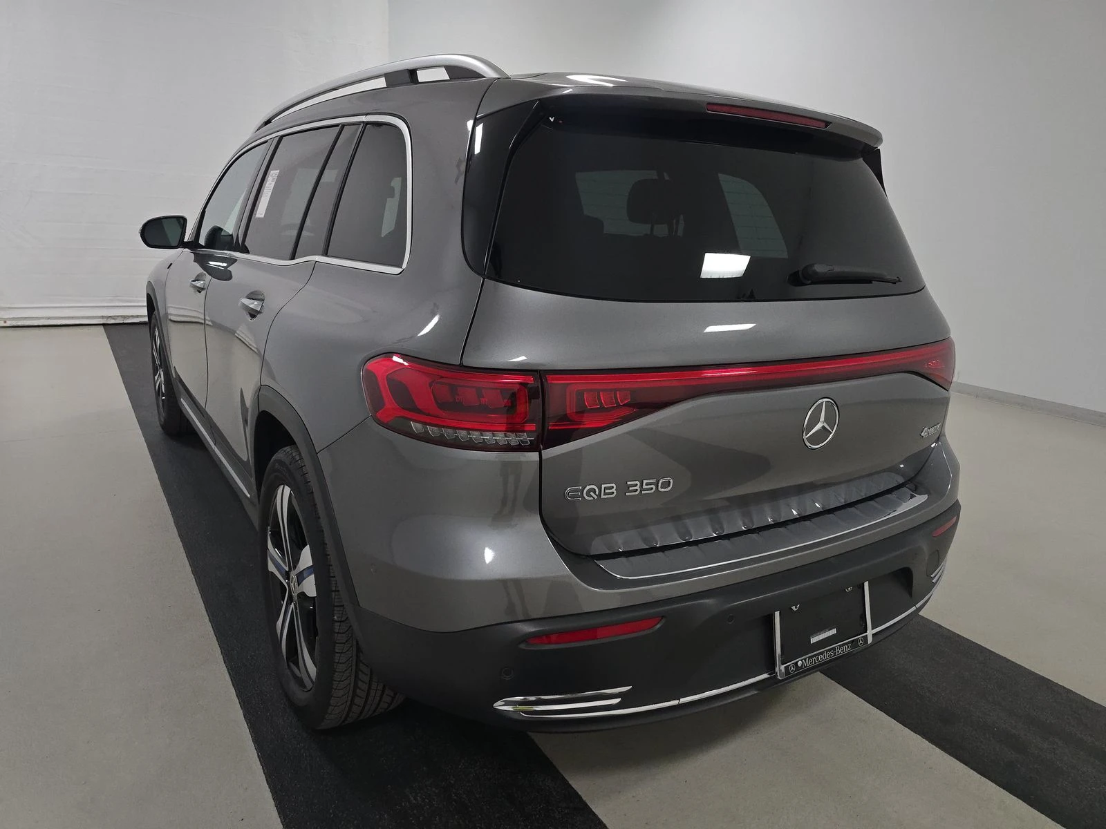 Mercedes-Benz EQB DISTRONIK* LANE ASSIST* PANO* ADVANCE AUDIO* KEYLE - изображение 5
