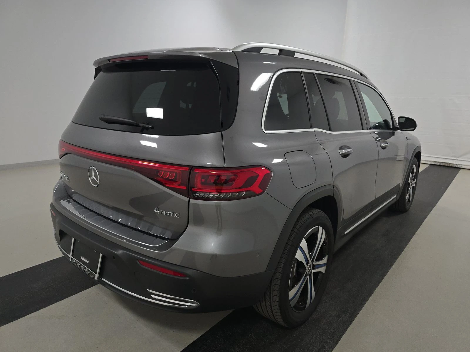 Mercedes-Benz EQB DISTRONIK* LANE ASSIST* PANO* ADVANCE AUDIO* KEYLE - изображение 6