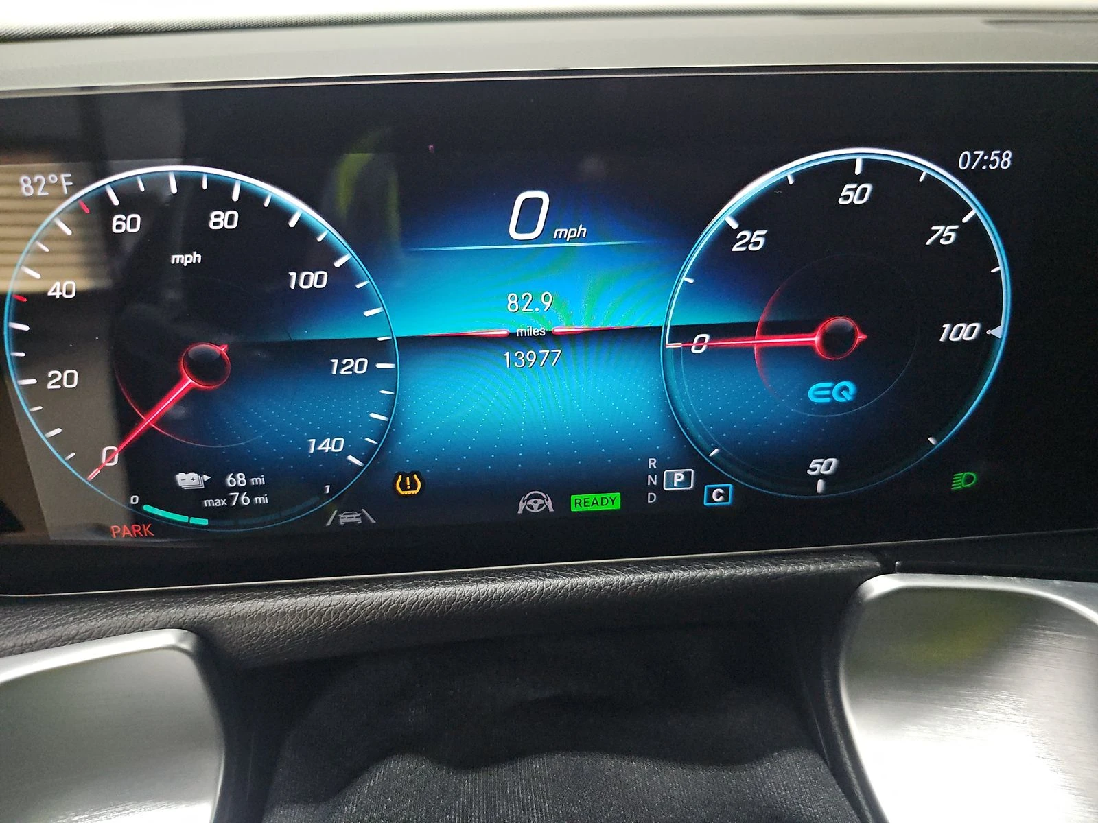 Mercedes-Benz EQB DISTRONIK* LANE ASSIST* PANO* ADVANCE AUDIO* KEYLE - изображение 8