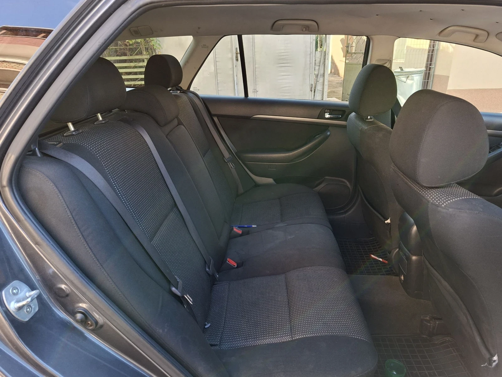 Toyota Avensis  - изображение 8