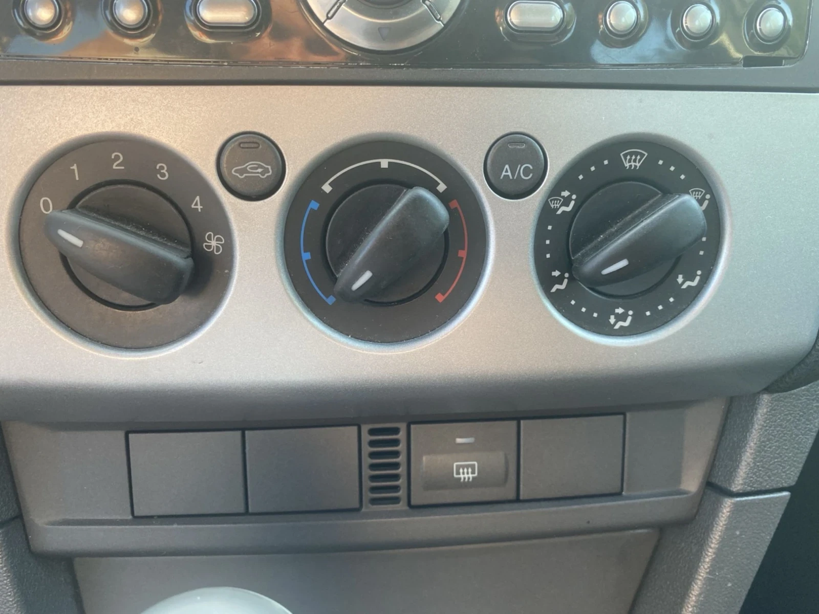 Ford Focus 1.6 TDCI 90 к.с. - изображение 10