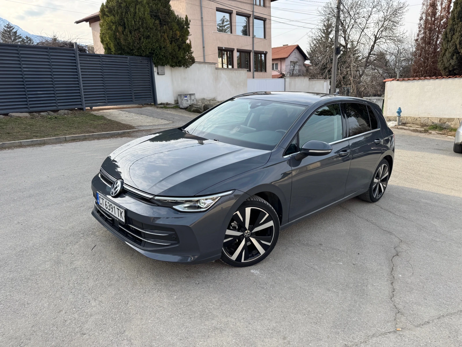 VW Golf 1.5 eTSI 