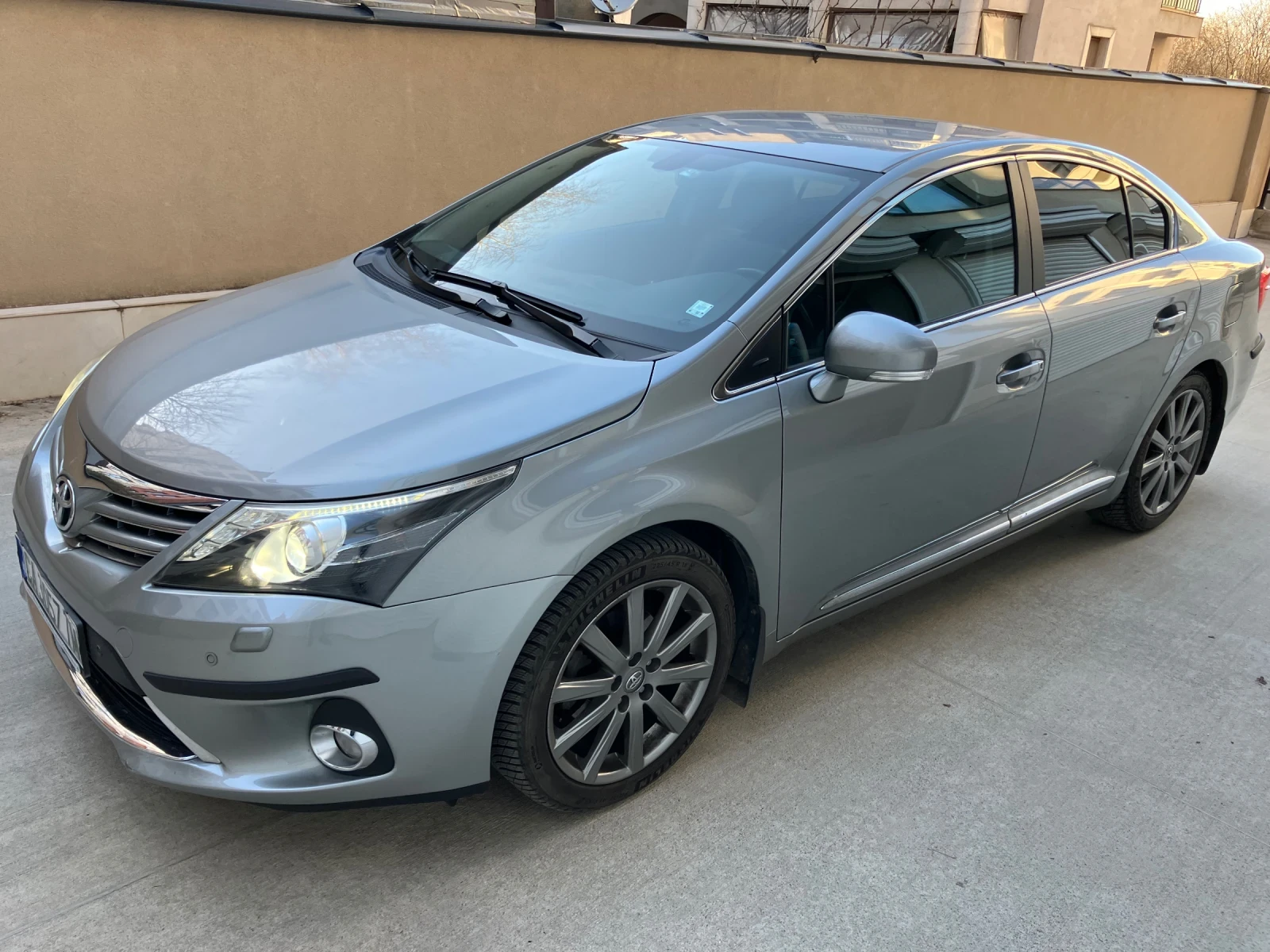Toyota Avensis 2.0 CVT Luxury, снимка 4 - Автомобили и джипове - 53829601