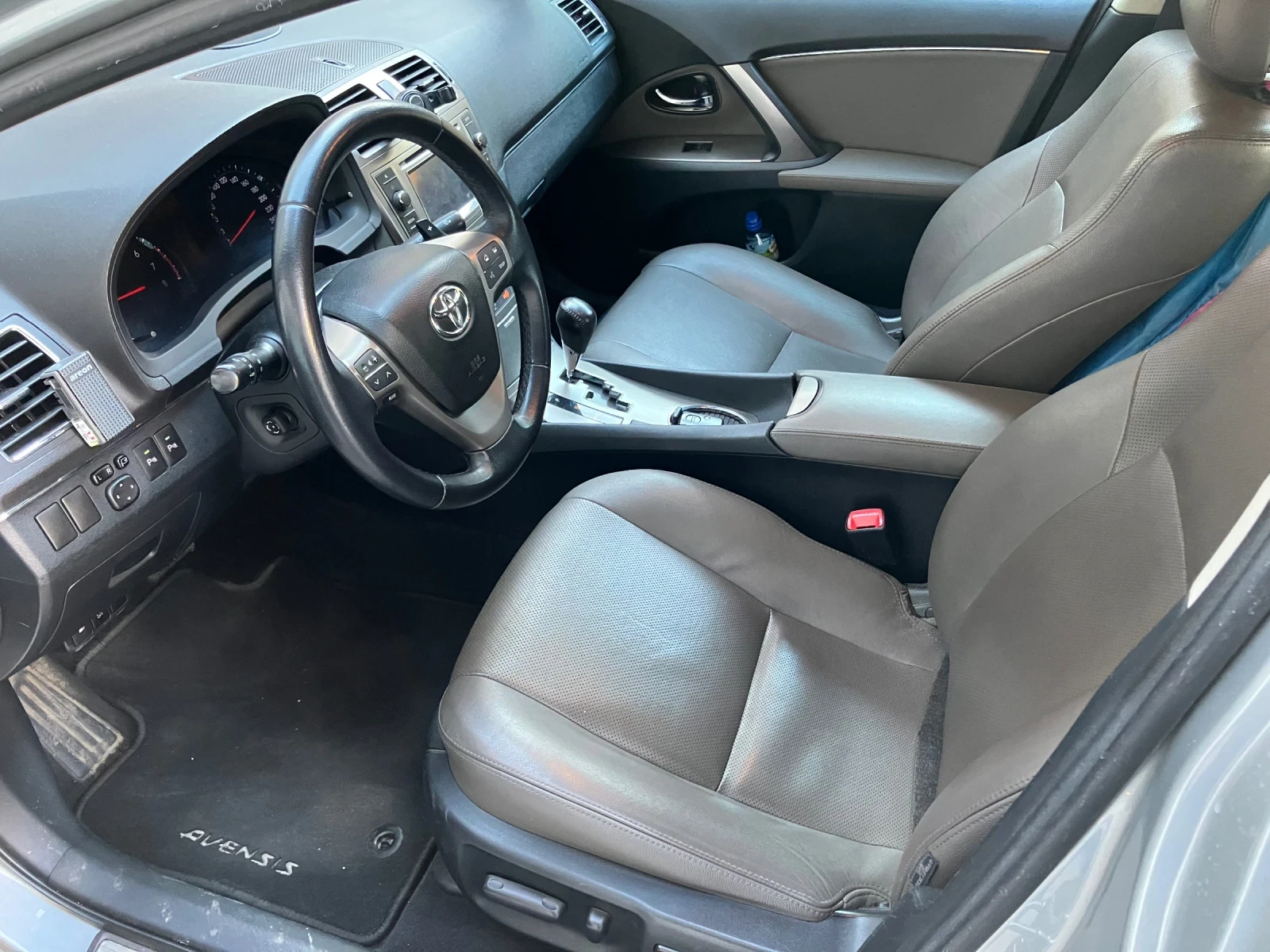 Toyota Avensis 2.0 CVT Luxury, снимка 9 - Автомобили и джипове - 53829601