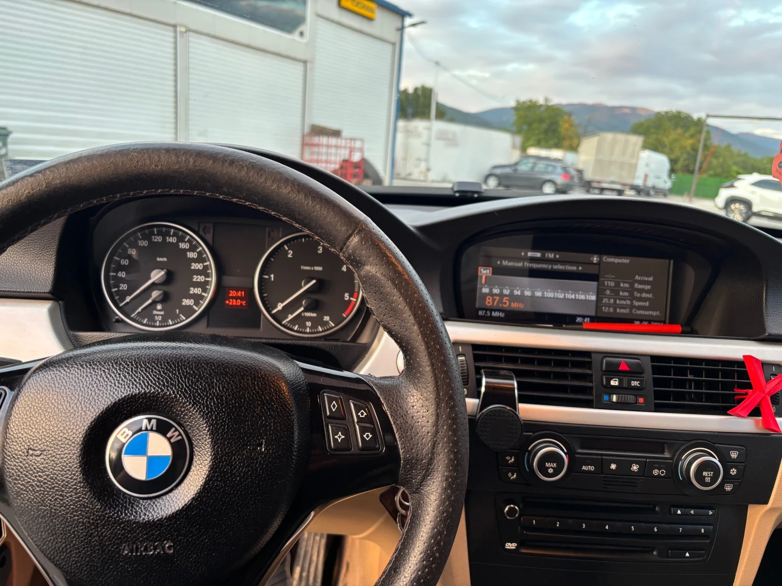 BMW 320, снимка 8 - Автомобили и джипове - 55501768