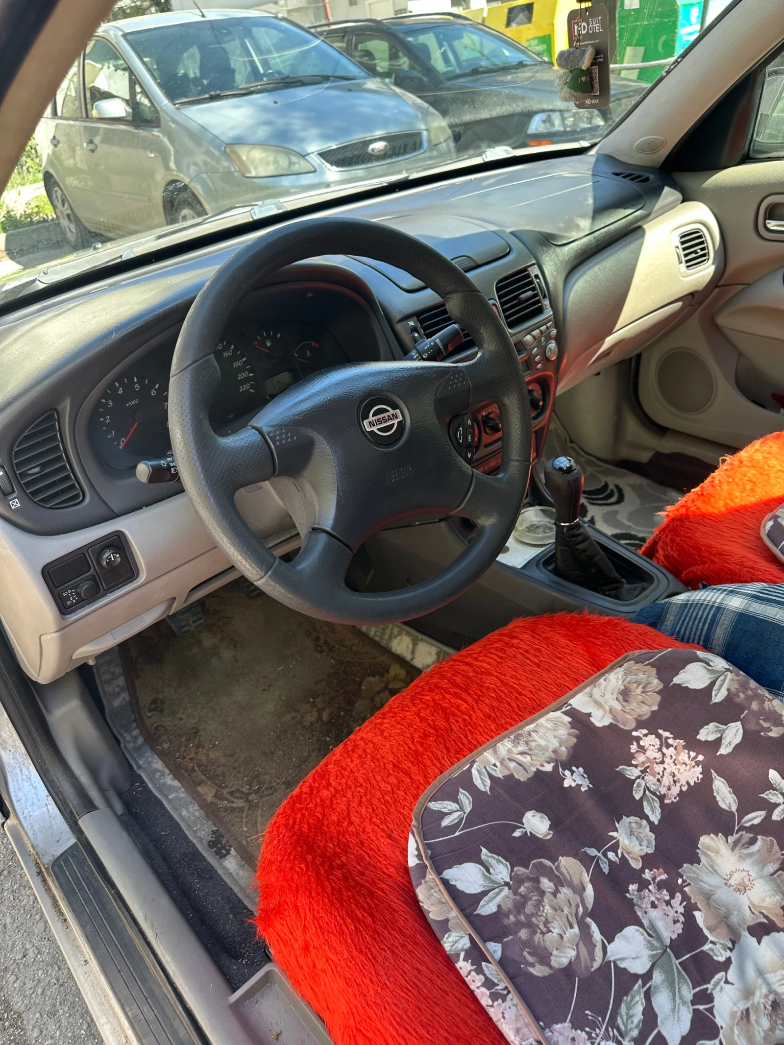 Nissan Almera, снимка 5 - Автомобили и джипове - 54317645