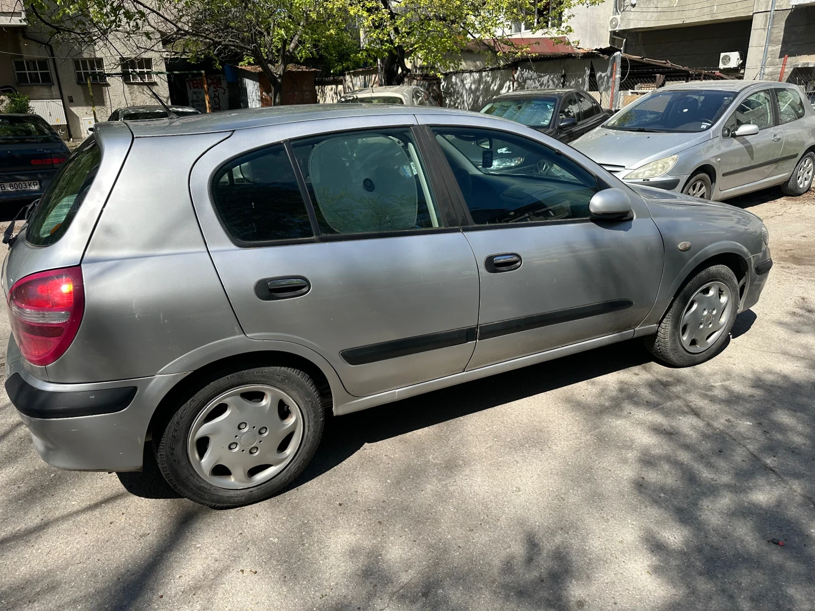 Nissan Almera, снимка 4 - Автомобили и джипове - 54317645