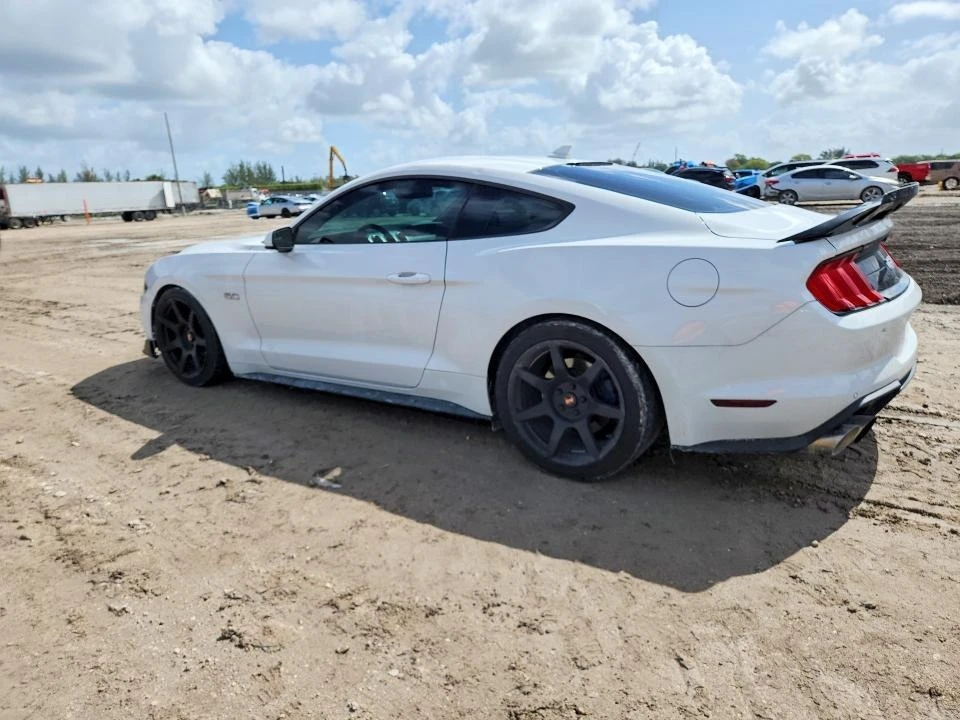 Ford Mustang, снимка 2 - Автомобили и джипове - 54657536