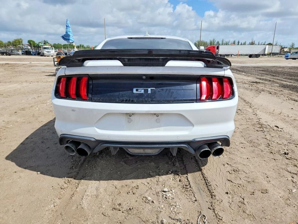 Ford Mustang, снимка 6 - Автомобили и джипове - 54657536