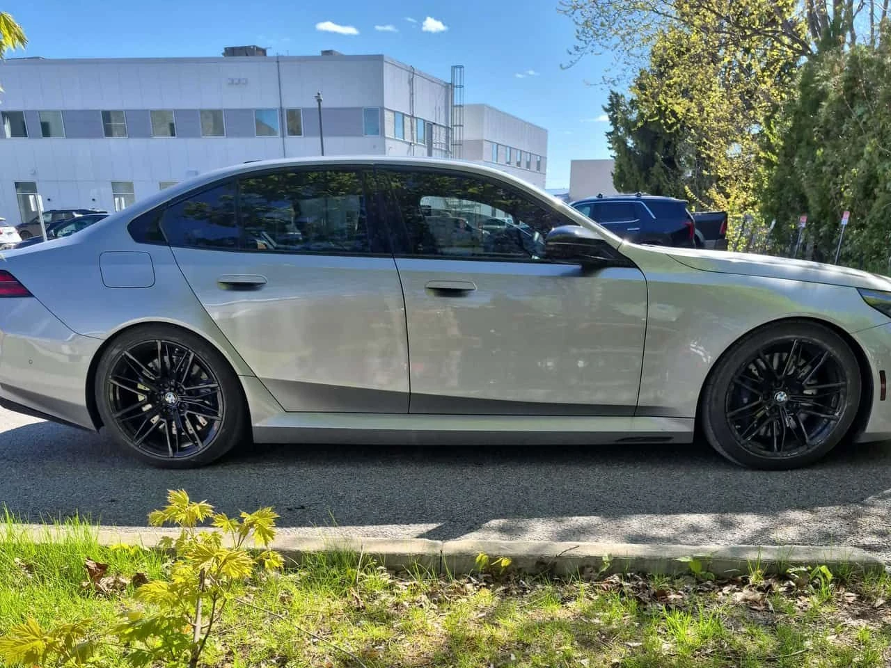 BMW M5 * CARFAX * АВТОКРЕДИТ БЕЗ ПЪРВОНАЧАЛНА ВНОСКА, снимка 3 - Автомобили и джипове - 54698494