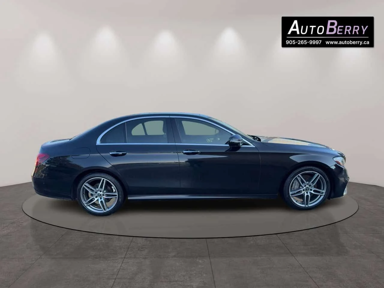 Mercedes-Benz E 300 CARFAX, снимка 9 - Автомобили и джипове - 54699390