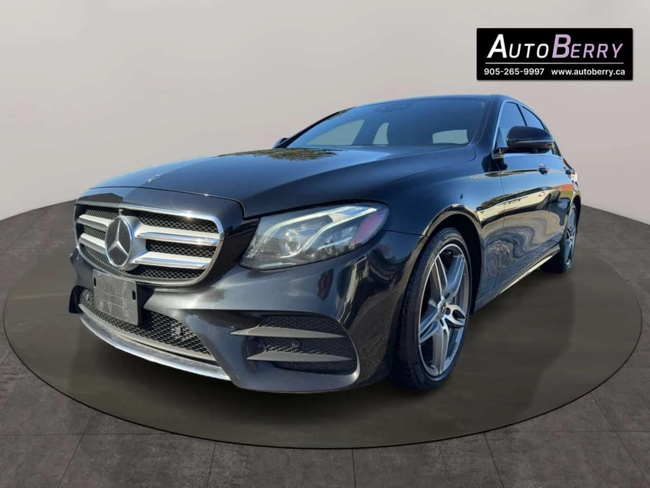 Mercedes-Benz E 300 CARFAX, снимка 4 - Автомобили и джипове - 54699390