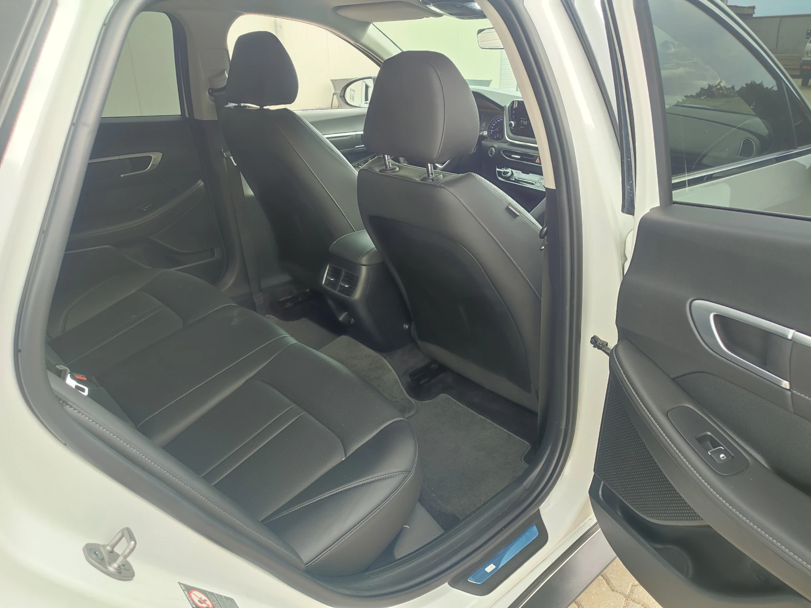 Hyundai Sonata Premium, снимка 15 - Автомобили и джипове - 54945022