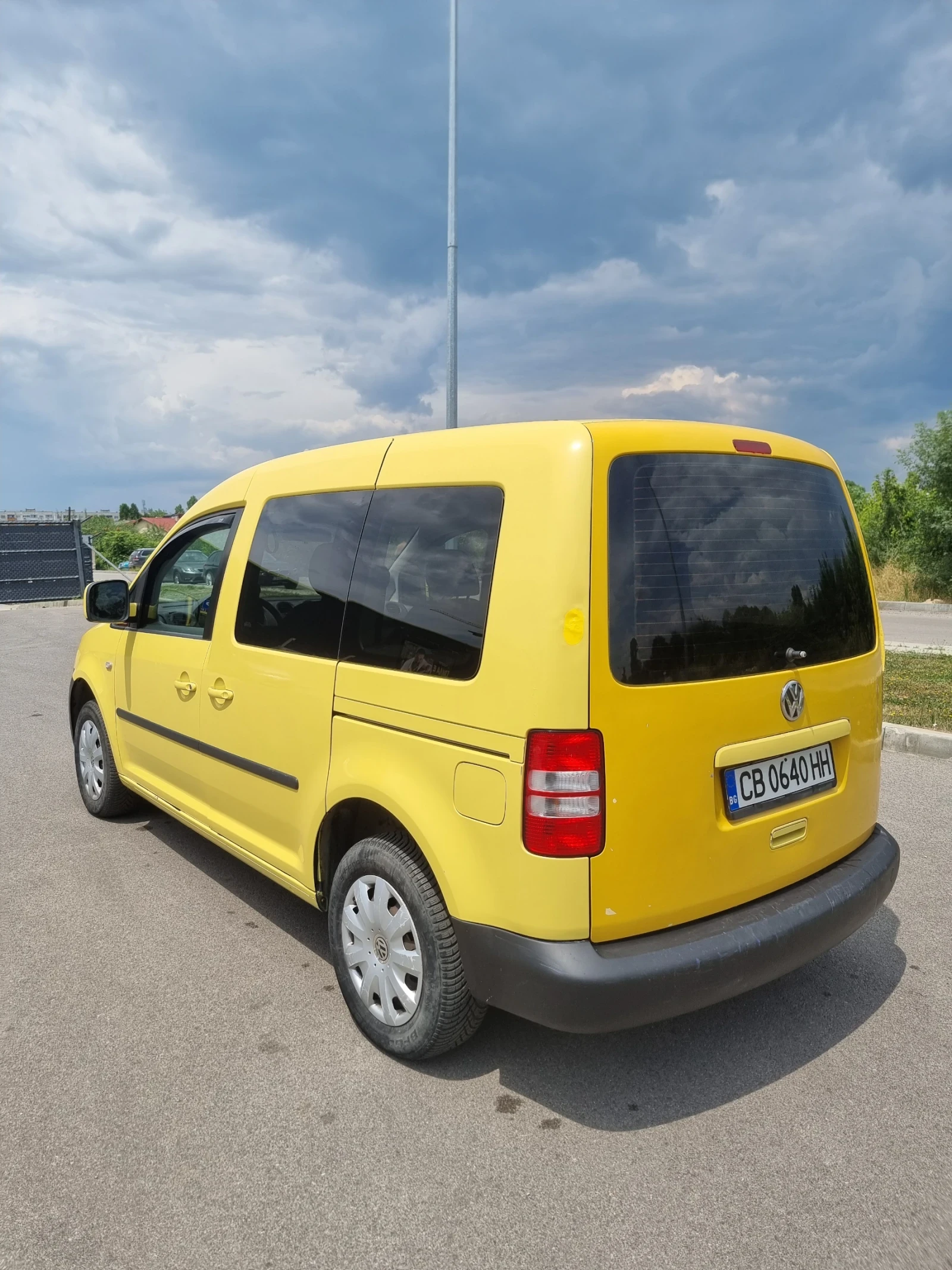 VW Caddy, снимка 6 - Автомобили и джипове - 55316195