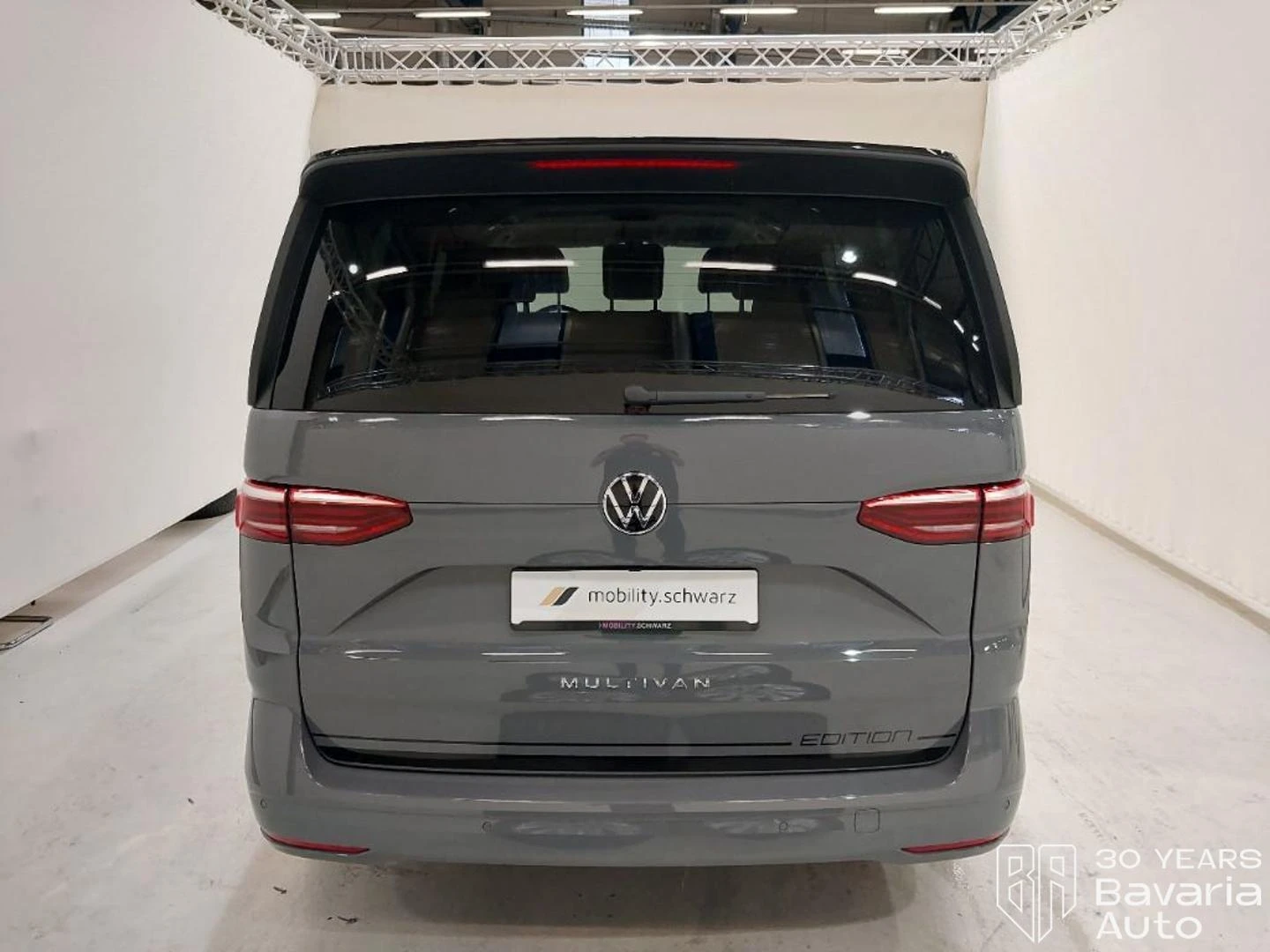 VW Multivan Edition long DSG Easy Open Basic, снимка 3 - Автомобили и джипове - 55480551