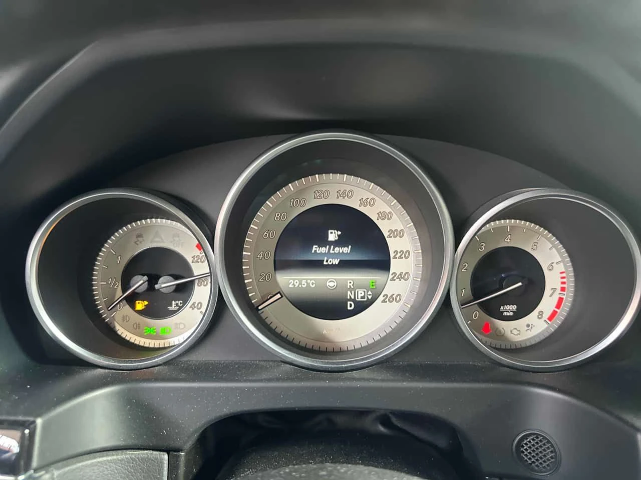 Mercedes-Benz E 400 * CARFAX * ОПЦИЯ ЗА ФИНАНСИРАНЕ, снимка 8 - Автомобили и джипове - 55695255