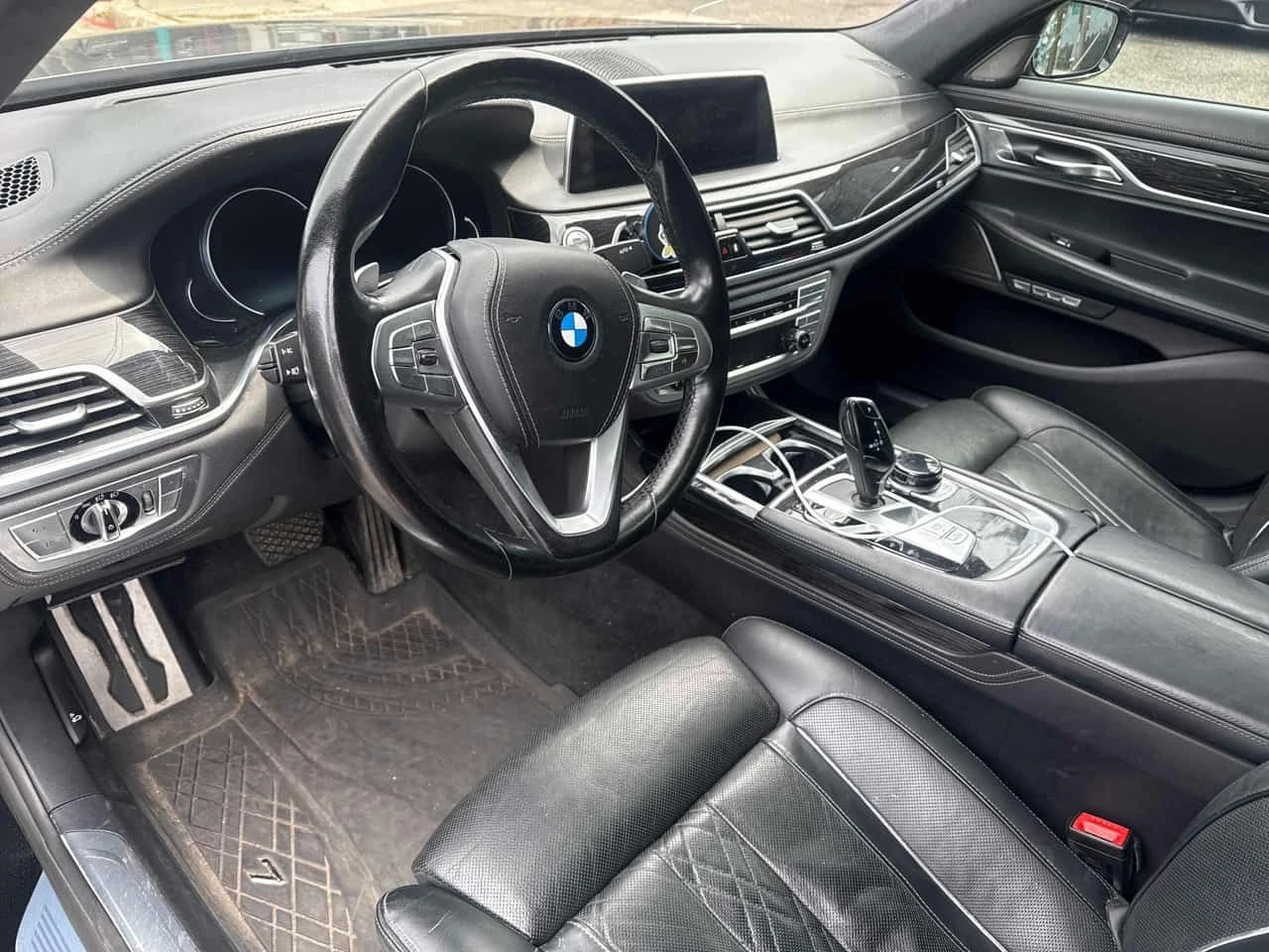 BMW 750 * 750i xDrive * CARFAX * ЦЕНА ДО БГ, снимка 10 - Автомобили и джипове - 55724870