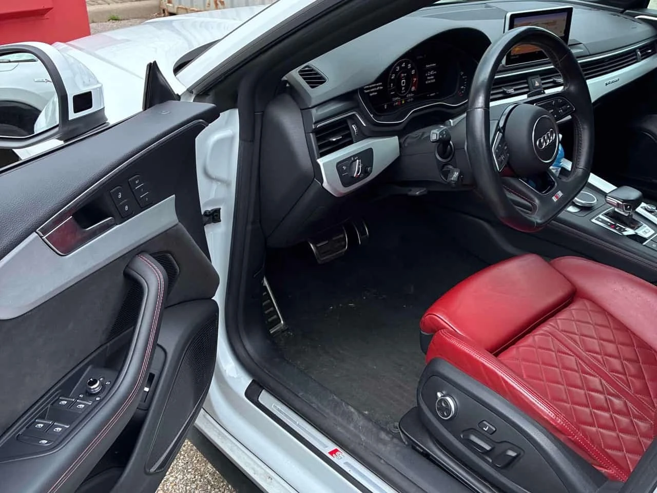 Audi S5 * CARFAX * ПАНОРАМА * 360 * ЧЕРВЕН САЛОН, снимка 8 - Автомобили и джипове - 55793362
