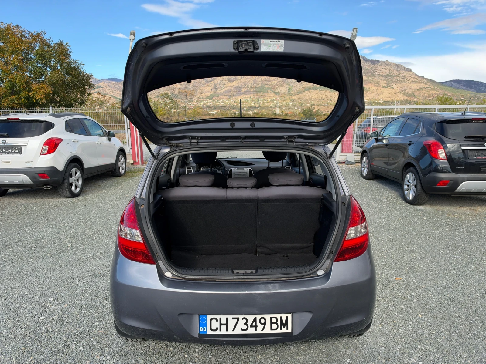 Hyundai I20, снимка 13 - Автомобили и джипове - 56632175