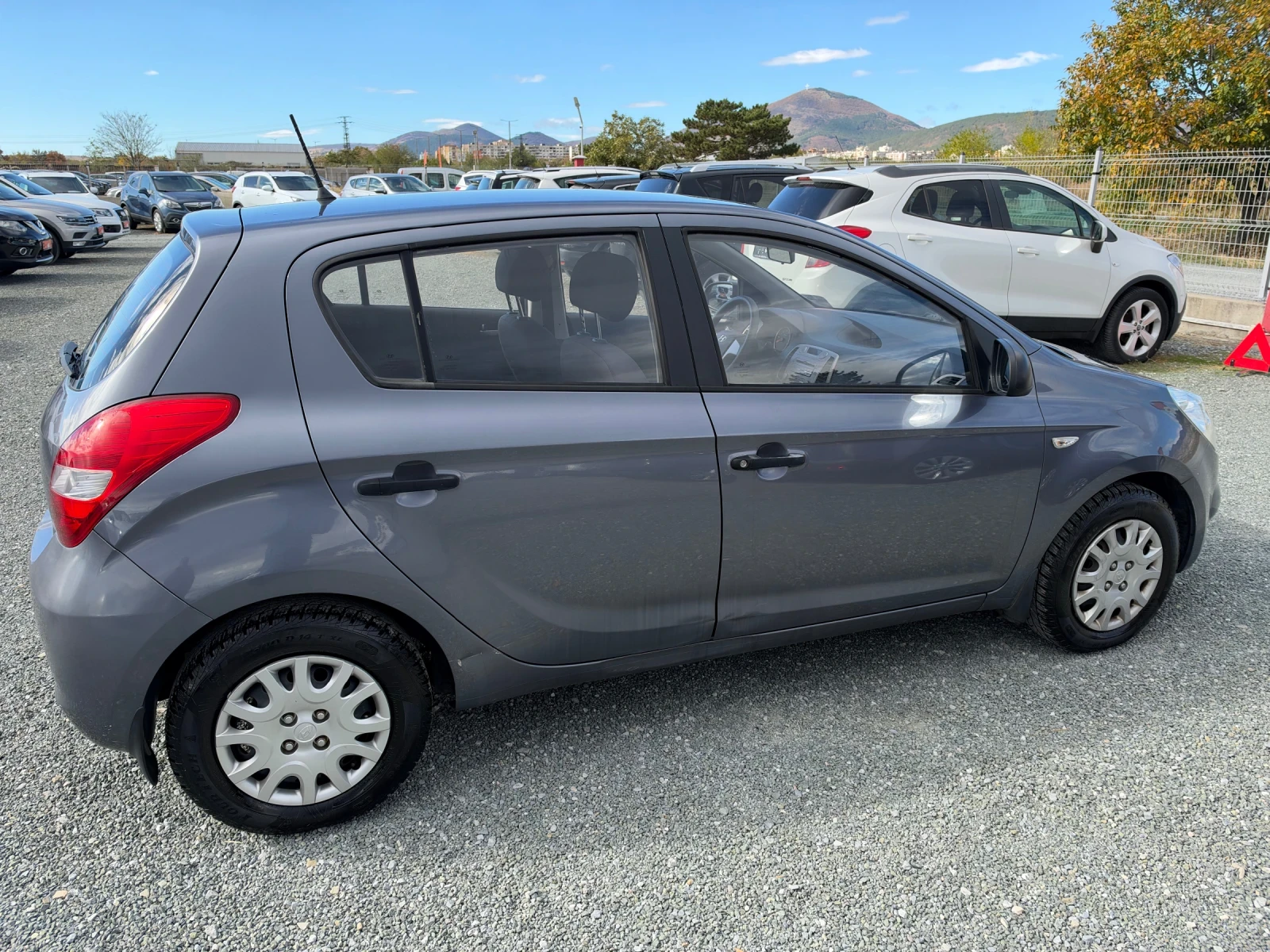 Hyundai I20, снимка 5 - Автомобили и джипове - 56632175