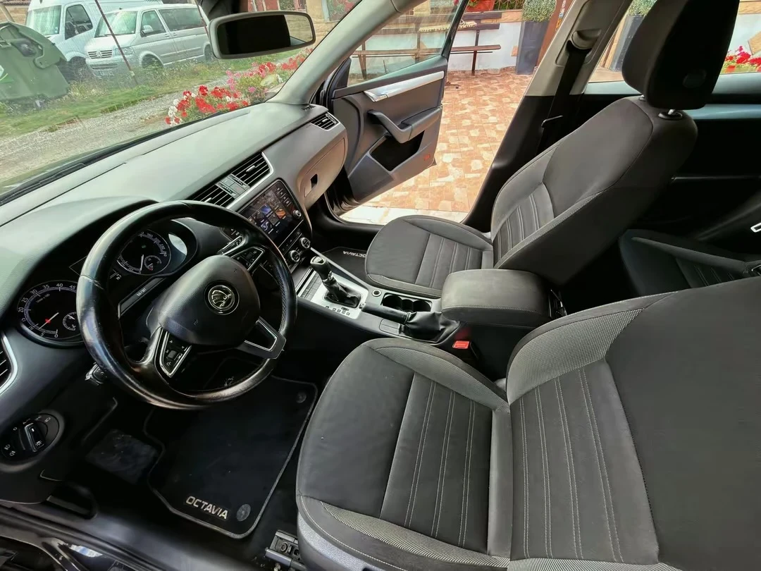 Skoda Octavia 2.0TDI DSG-6 , снимка 12 - Автомобили и джипове - 56714326