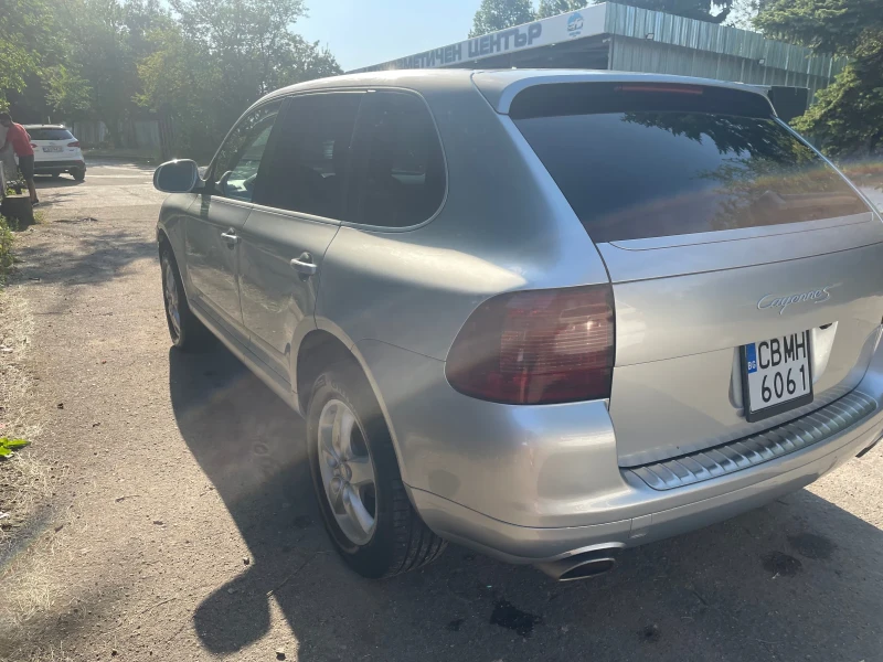 Porsche Cayenne 4.5, снимка 2 - Автомобили и джипове - 47178417