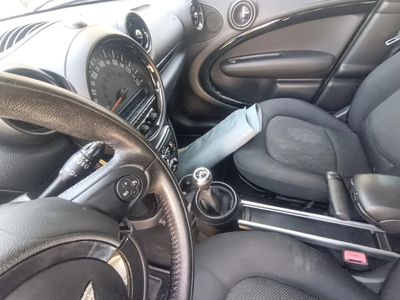 Mini Countryman 1.6. D, снимка 16 - Автомобили и джипове - 47210496