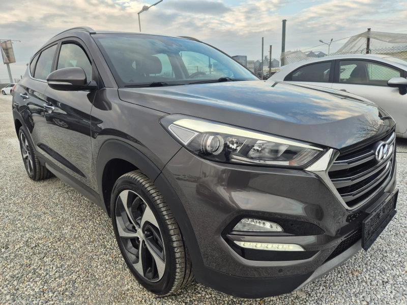 Hyundai Tucson 1.7 Дизел Навигация , снимка 3 - Автомобили и джипове - 48771489