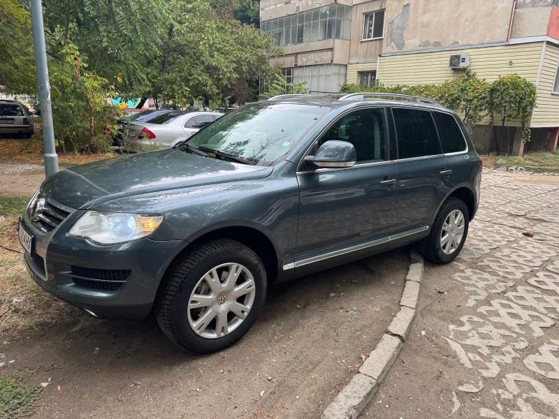 VW Touareg 3.0TDI 224 Коня На Пружини Феистлифт, снимка 3 - Автомобили и джипове - 51877632