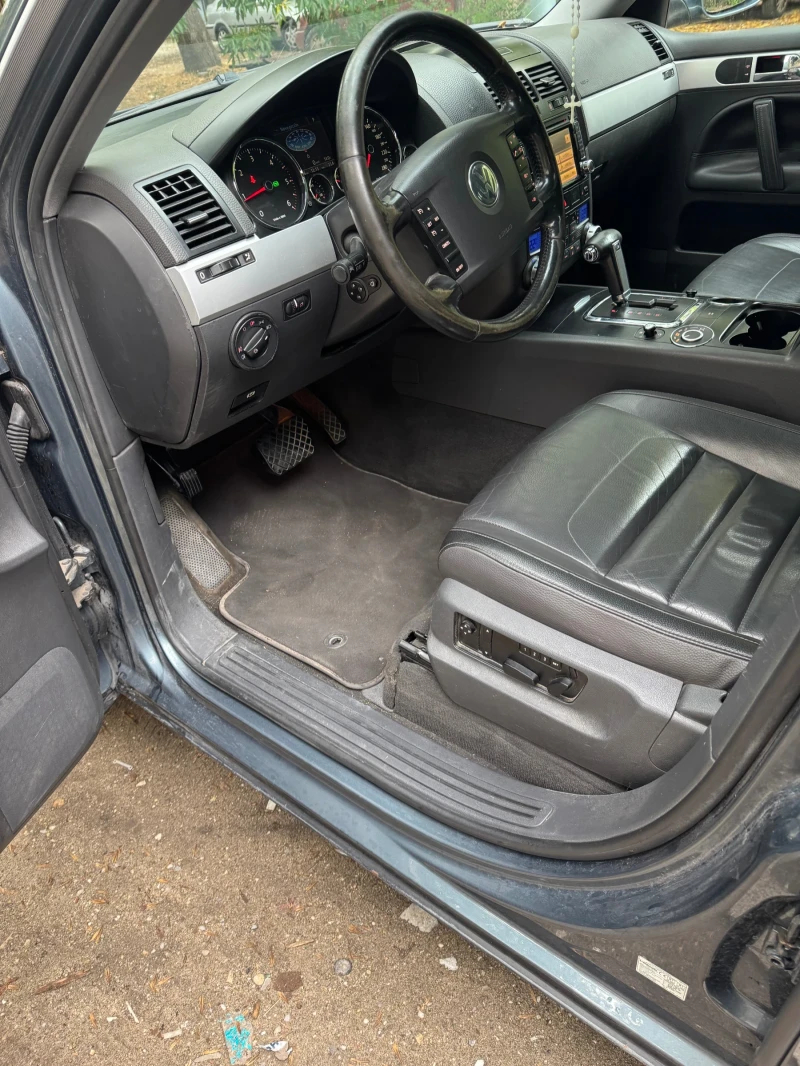 VW Touareg 3.0TDI 224 Коня На Пружини Феистлифт, снимка 16 - Автомобили и джипове - 51877632
