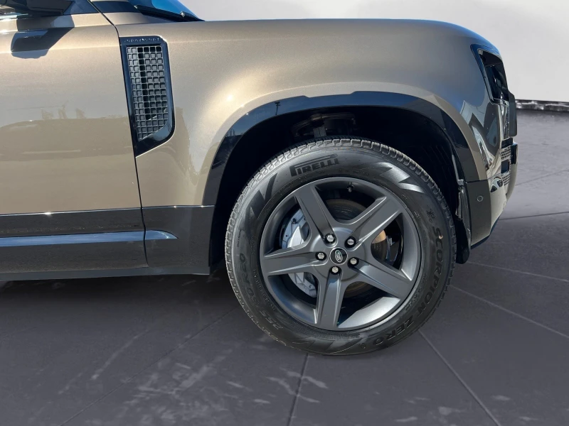 Land Rover Defender 110 D300 X-Dynamic SE, снимка 9 - Автомобили и джипове - 52494697