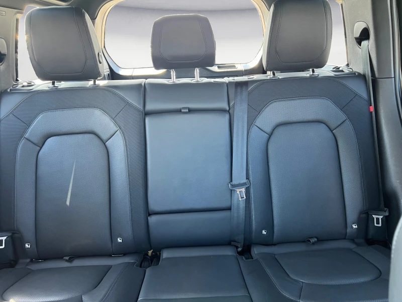 Land Rover Defender 110 D300 X-Dynamic SE, снимка 8 - Автомобили и джипове - 52494697