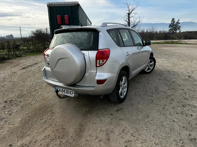 Toyota Rav4 2.2 Diesel, снимка 5 - Автомобили и джипове - 52719884