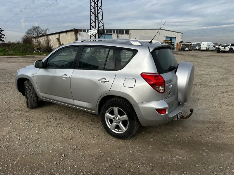 Toyota Rav4 2.2 Diesel, снимка 4 - Автомобили и джипове - 52719884